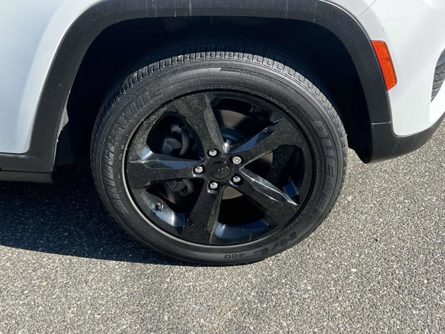 Certified 2023 Jeep Grand Cherokee Altitude AWD/4WD image 7