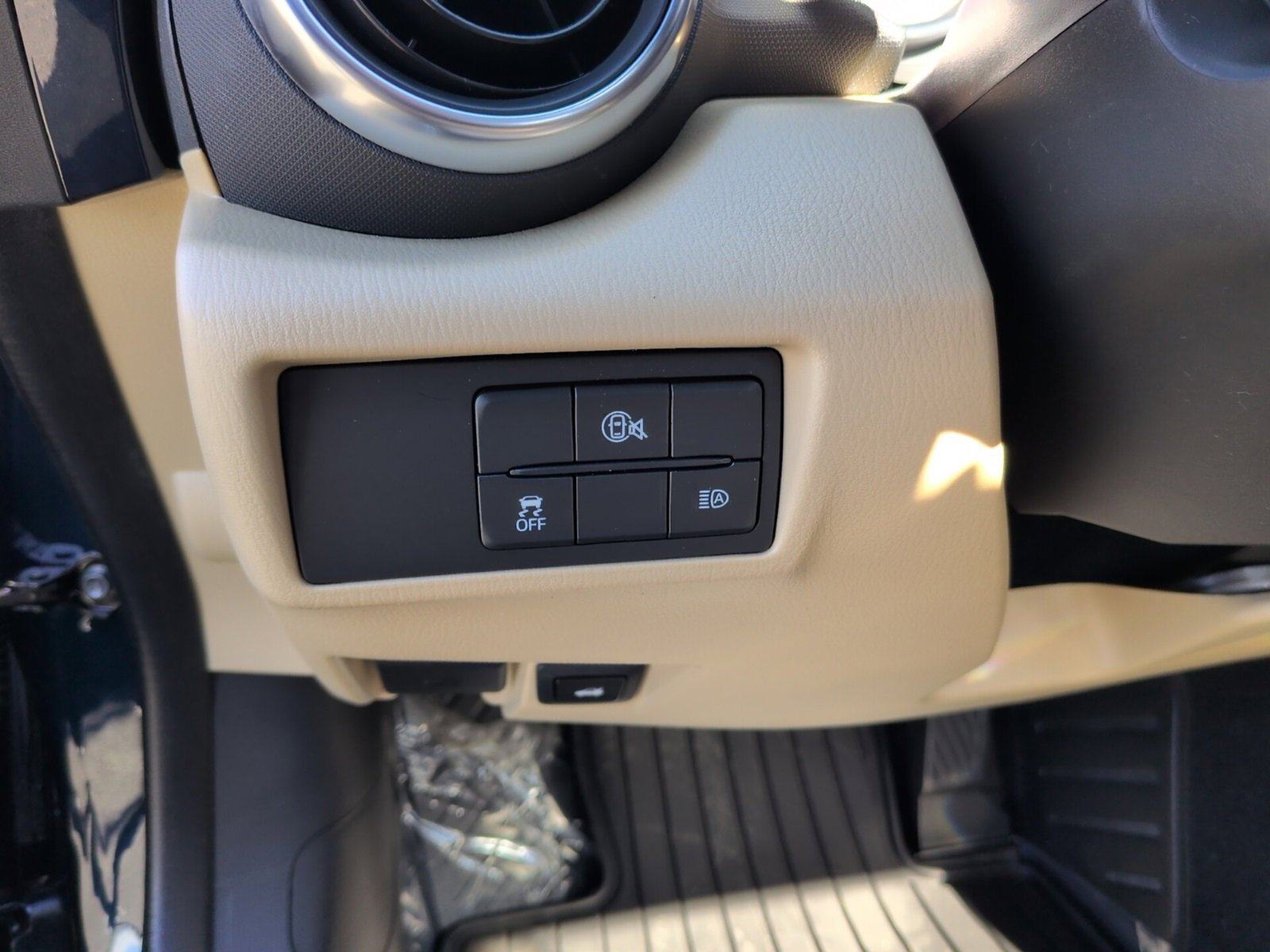 New 2026 MAZDA MX-5 Miata RF Grand Touring image 18