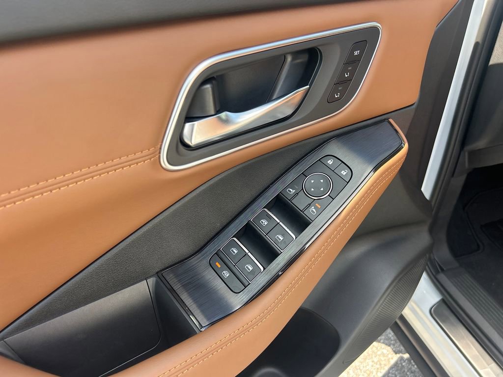 New 2026 Nissan Rogue Platinum image 15