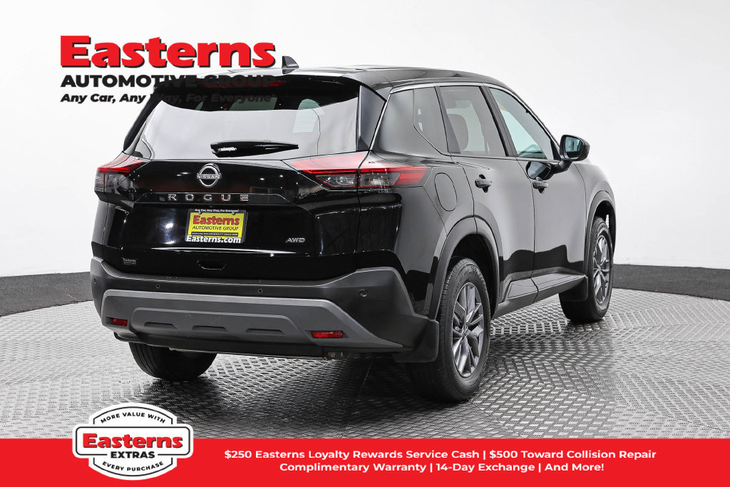 Used 2023 Nissan Rogue S AWD/4WD image 6