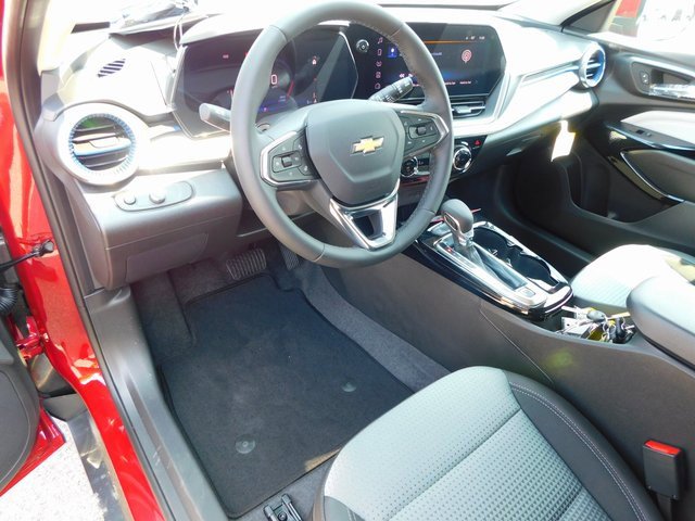 New 2025 Chevrolet Trax LT w/ Driver Confidence Package image 13