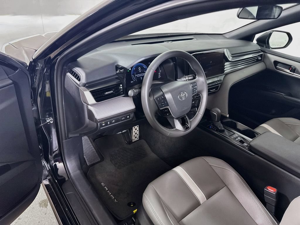 Used 2026 Toyota Camry SE FWD image 10