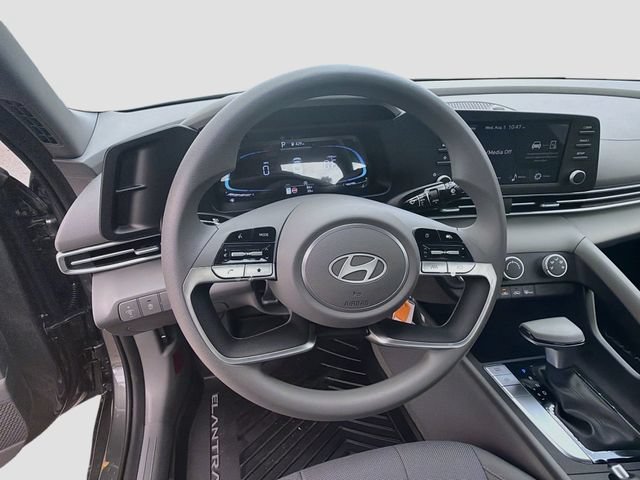 New 2026 Hyundai Elantra SE FWD image 11