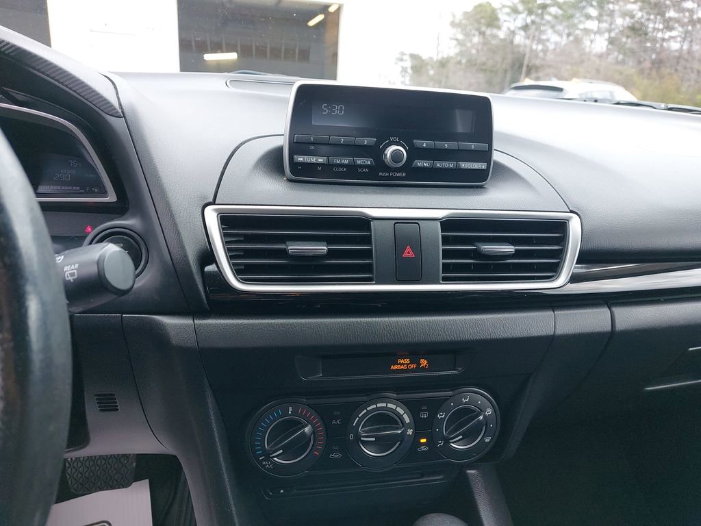 Used 2014 MAZDA MAZDA3 i Touring image 16