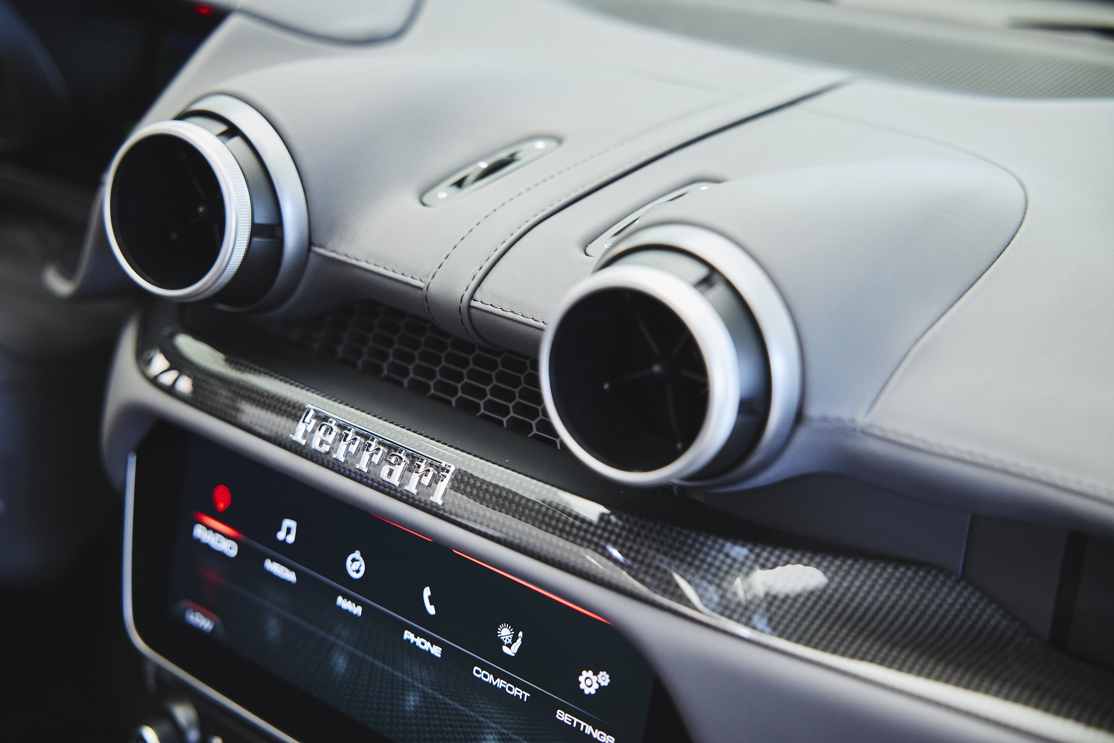 Used 2019 Ferrari Portofino RWD image 35