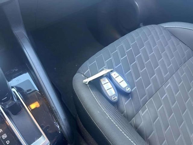 Used 2021 Nissan Kicks S image 14