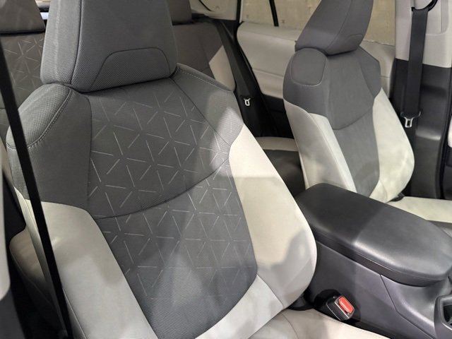 Used 2025 Toyota RAV4 XLE w/ Convenience Package image 21