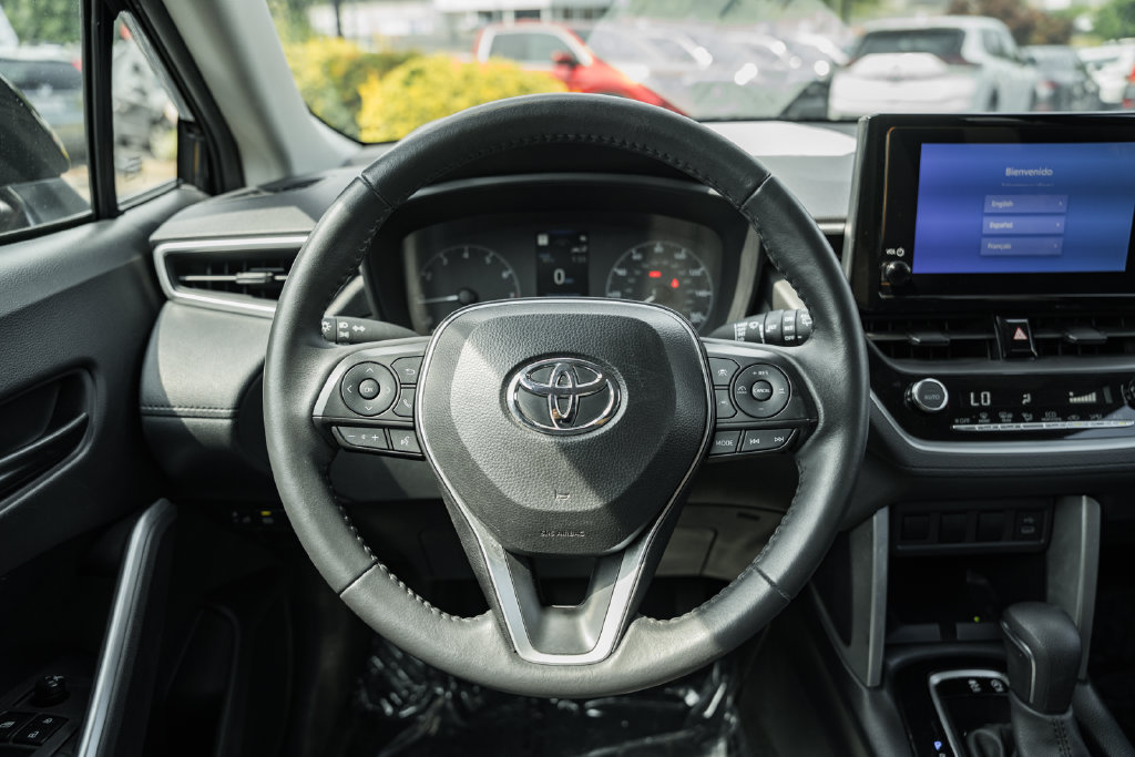 Used 2024 Toyota Corolla Cross LE AWD/4WD image 27
