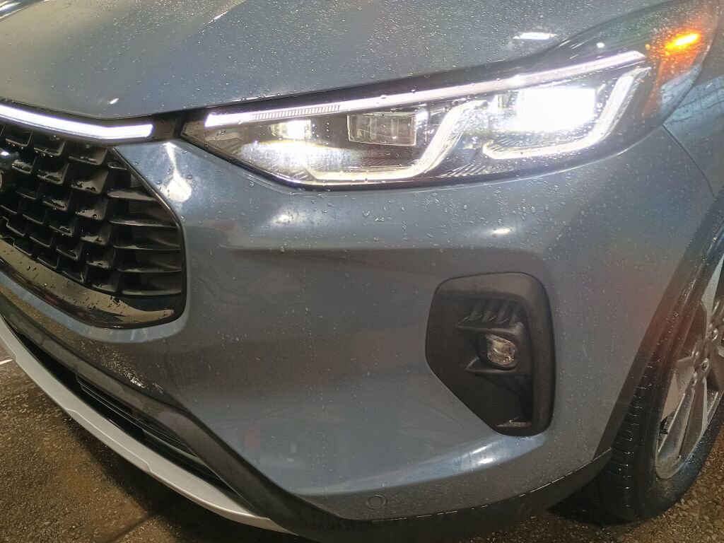 Used 2025 Ford Escape Platinum w/ Premium Technology Package image 27