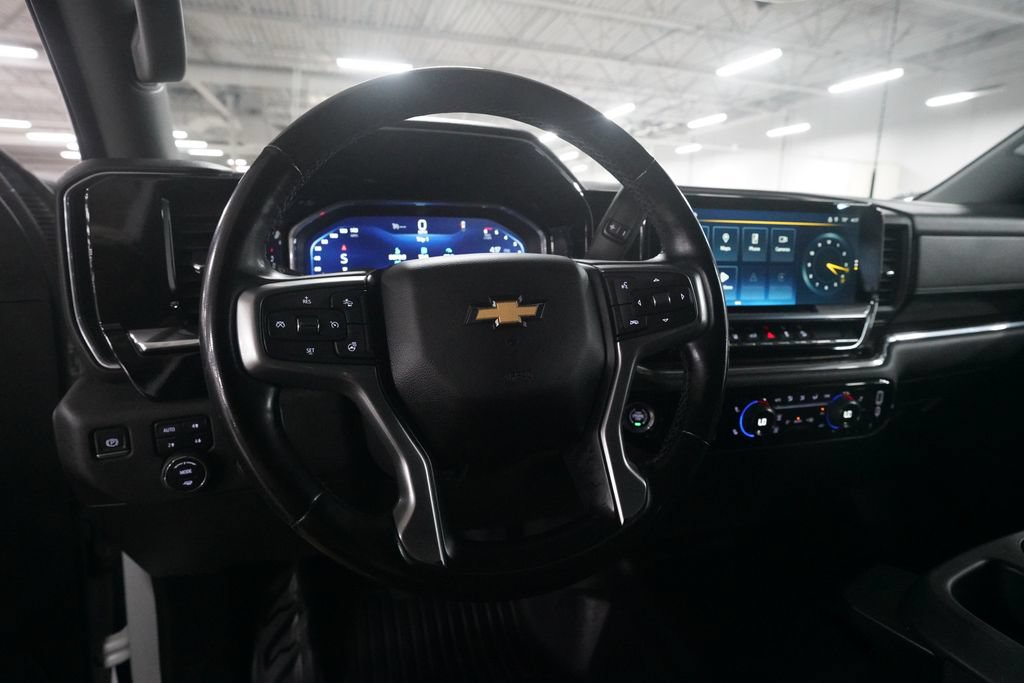 Used 2024 Chevrolet Silverado 2500 LT w/ Convenience Package AWD/4WD image 16