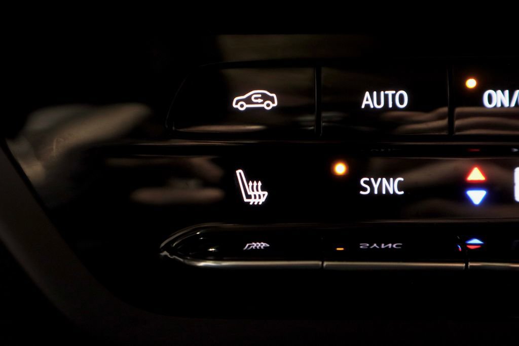 Used 2022 Buick Envision Preferred FWD image 4