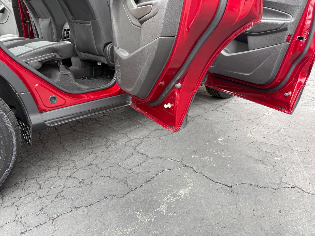 Used 2016 Ford Escape SE w/ Equipment Group 201A AWD/4WD image 9