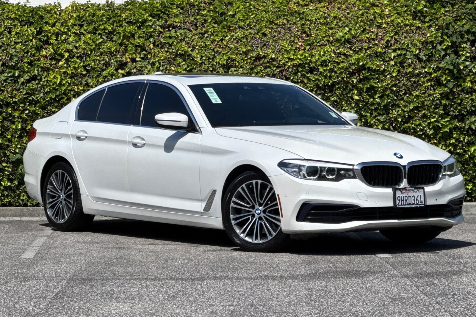 Used 2019 BMW 530i w/ Convenience Package RWD image 2