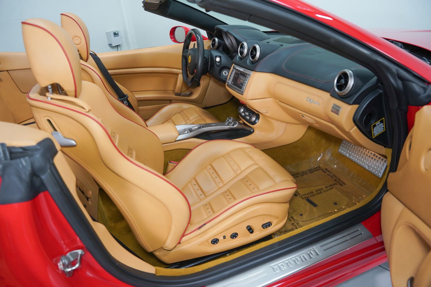 Used 2012 Ferrari California image 2