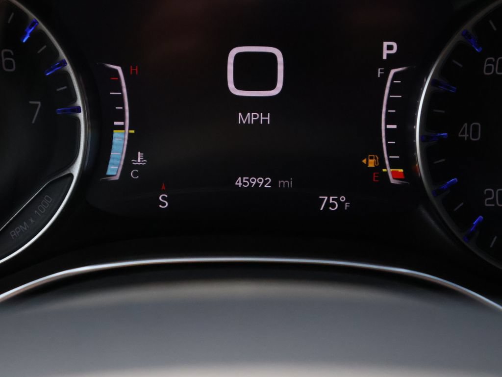 Used 2025 Chrysler Pacifica Limited FWD image 30
