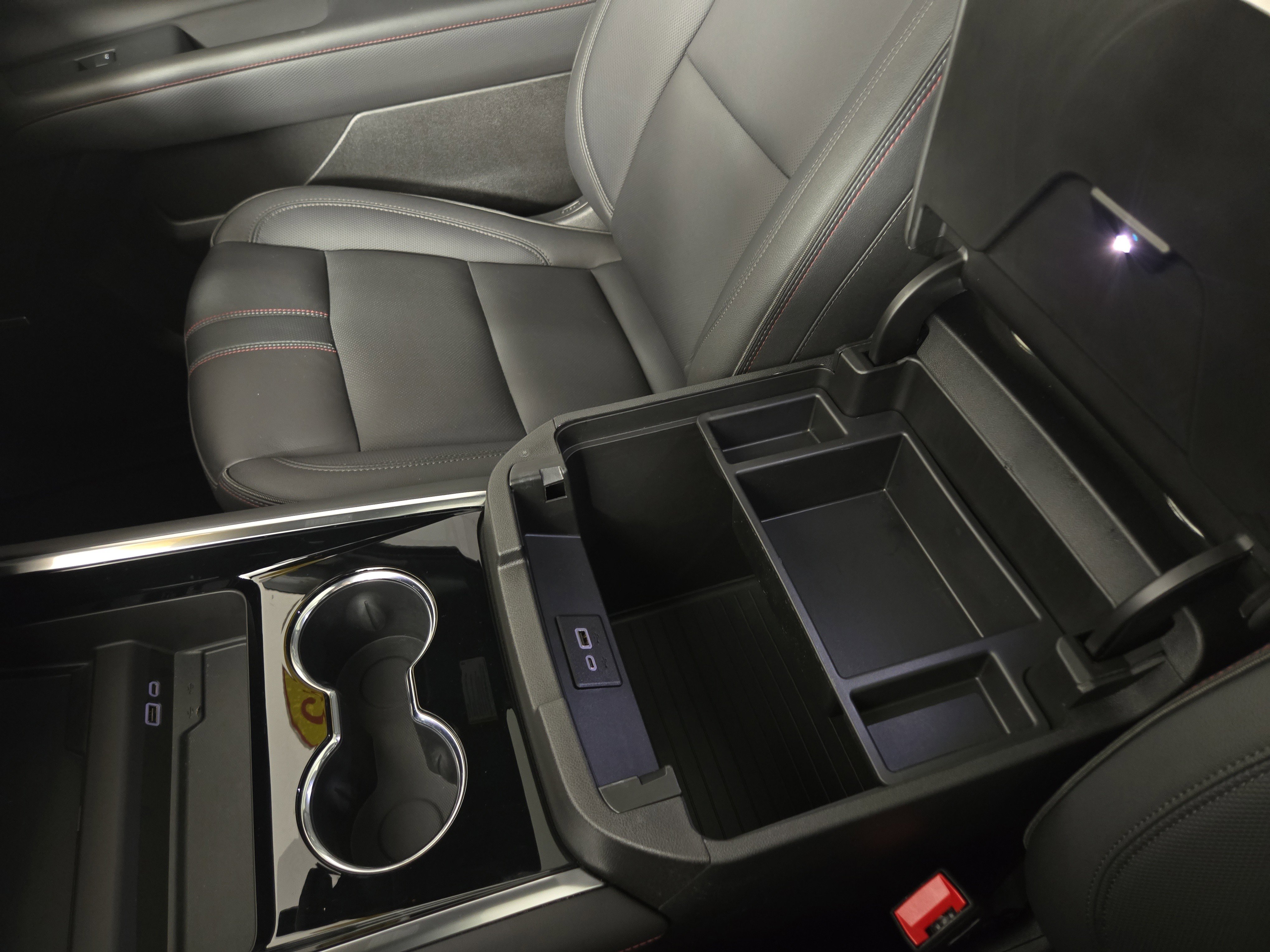 Used 2025 Chevrolet Tahoe RST w/ Comfort Package image 31