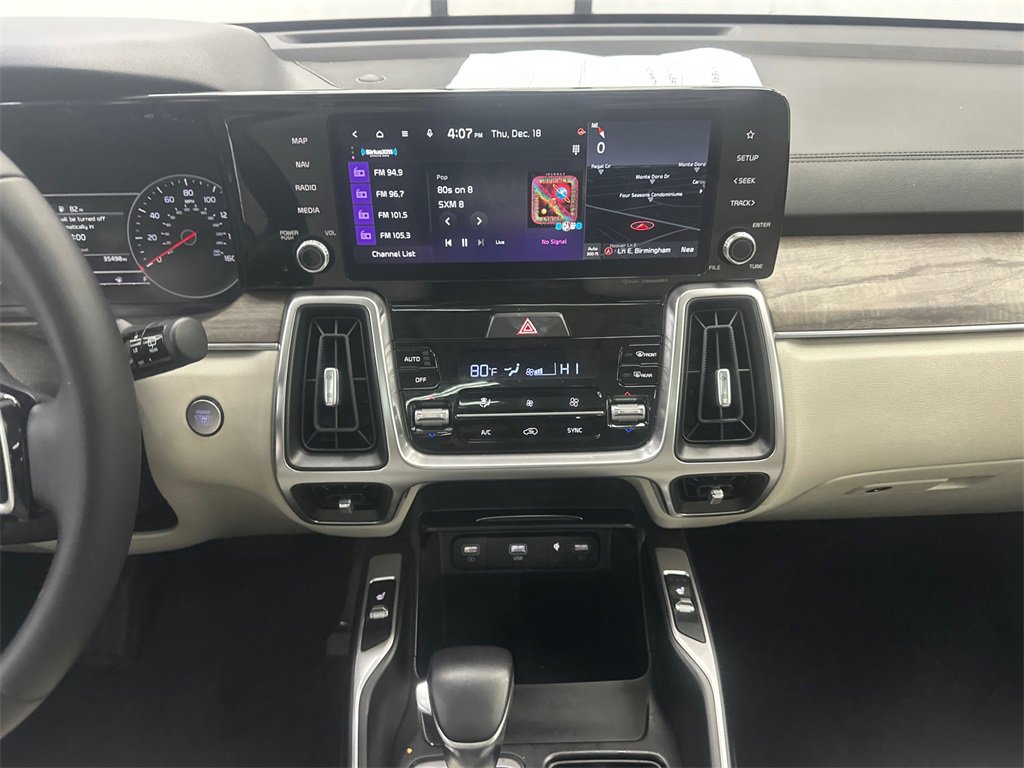 Used 2022 Kia Sorento EX w/ Panoramic Sunroof Package image 31