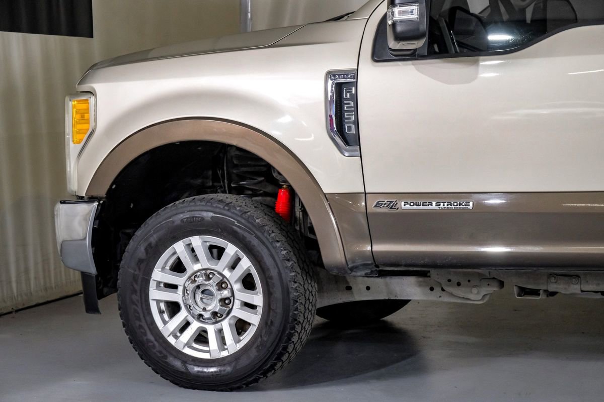 Used 2017 Ford F250 Lariat w/ Chrome Package image 12