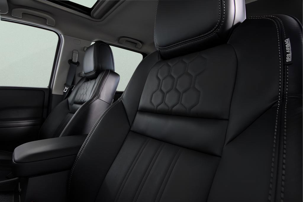 Used 2025 Nissan Frontier SL AWD/4WD image 14