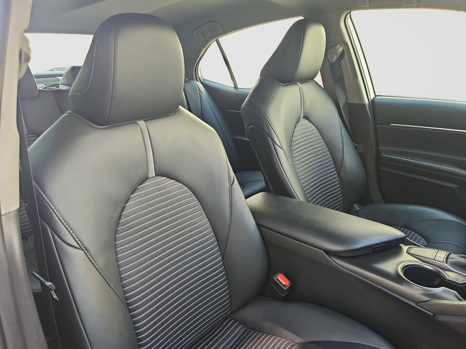 Used 2023 Toyota Camry SE FWD image 18