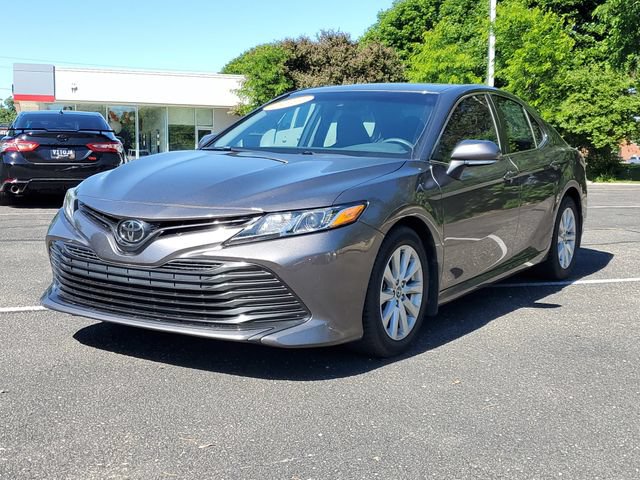 Used 2019 Toyota Camry LE FWD image 2