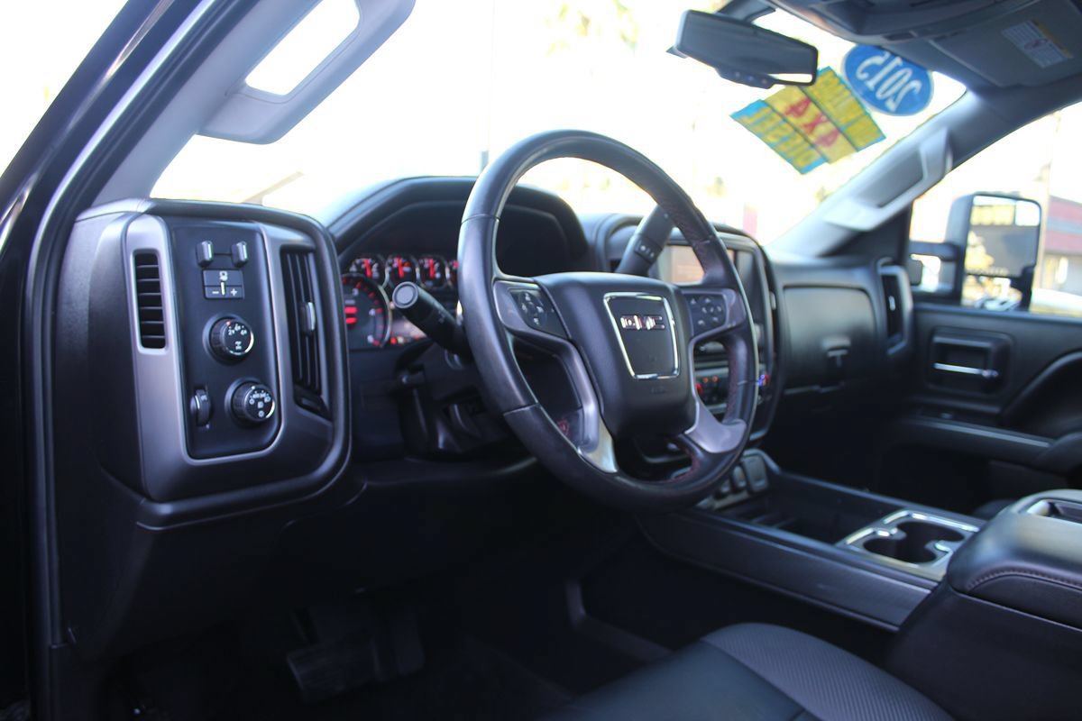 Used 2015 GMC Sierra 2500 SLT w/ Duramax Plus Package AWD/4WD image 27