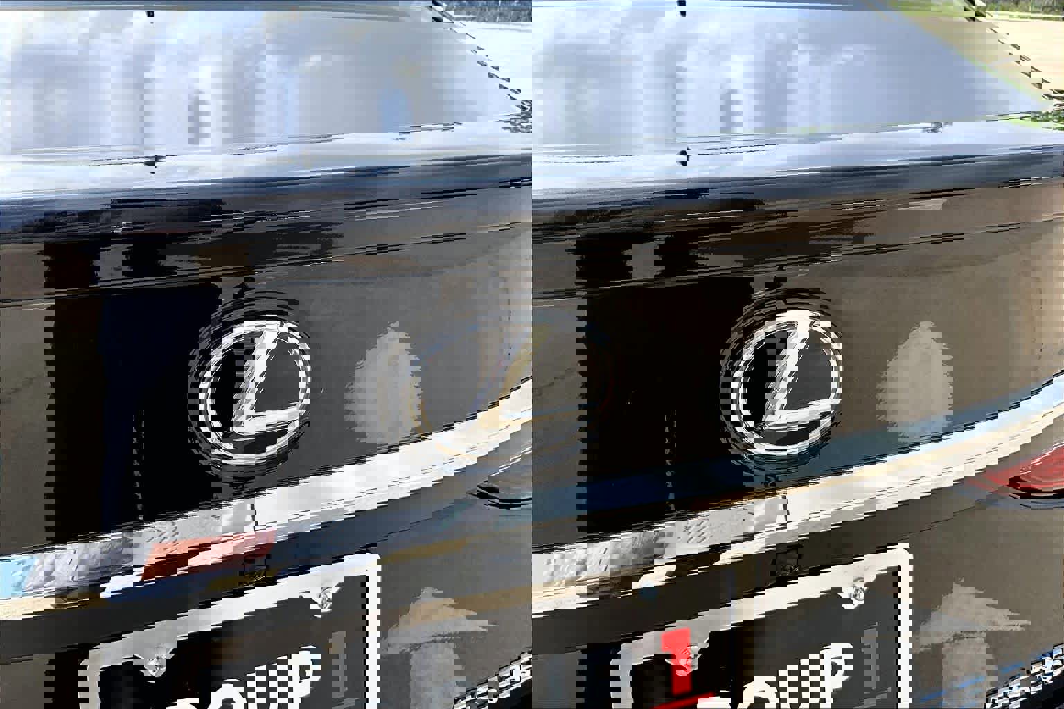 Used 2023 Lexus ES 350 Ultra Luxury w/ Accessory Package (Z2) FWD image 31