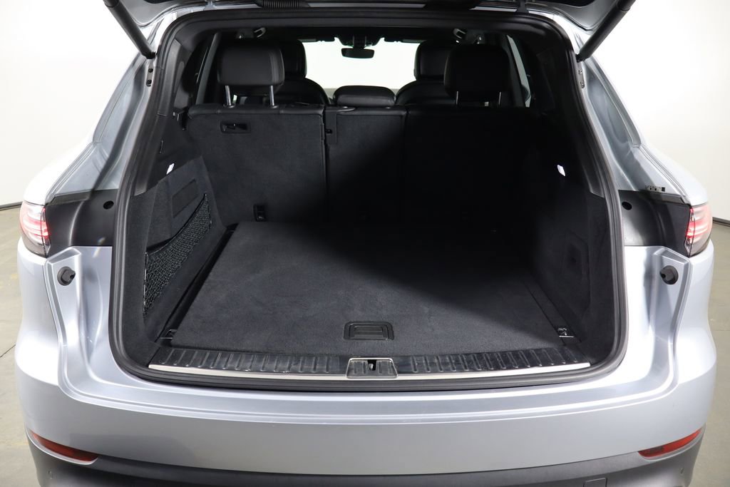 Used 2019 Porsche Cayenne E-Hybrid AWD/4WD image 16