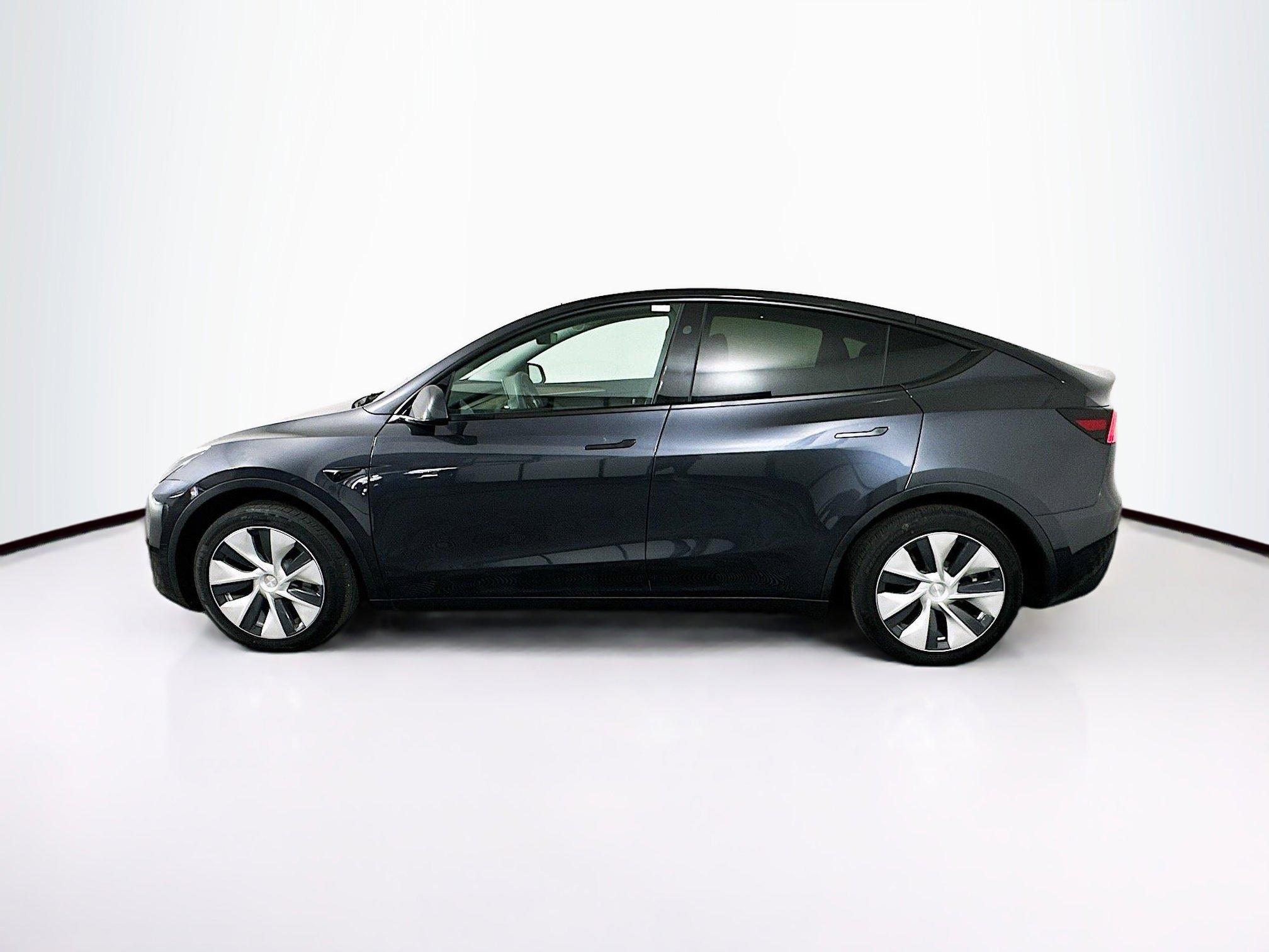 Used 2024 Tesla Model Y Long Range image 4