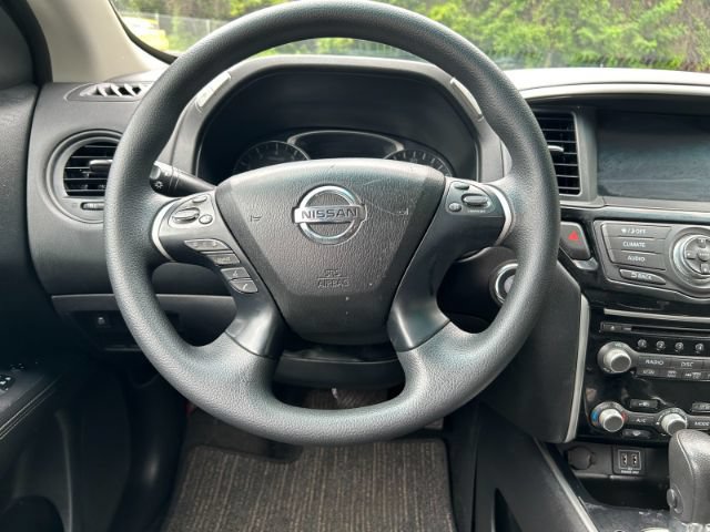 Used 2018 Nissan Pathfinder S AWD/4WD image 10