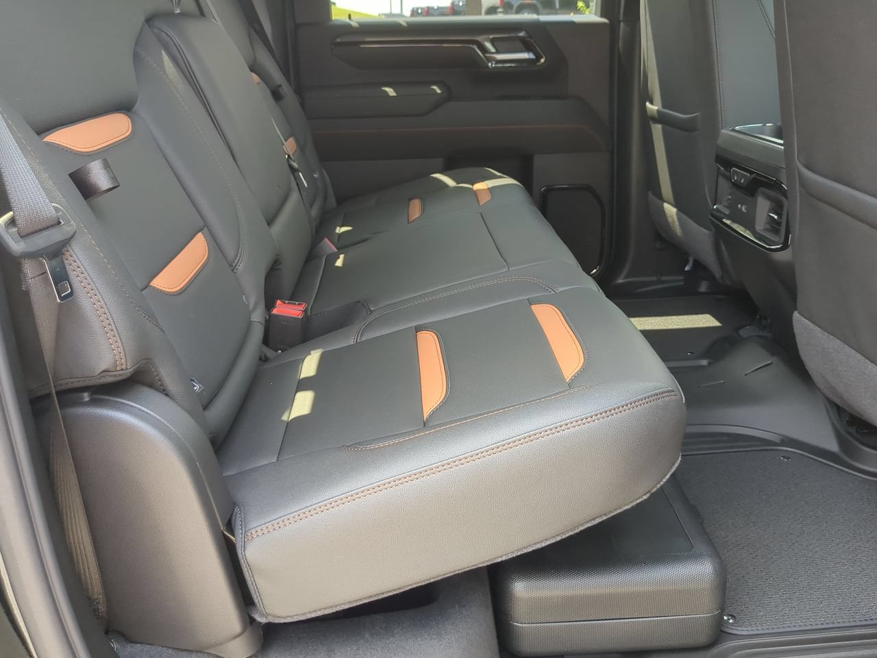 New 2026 GMC Sierra 2500 AT4 w/ AT4 Premium Plus Package AWD/4WD image 28