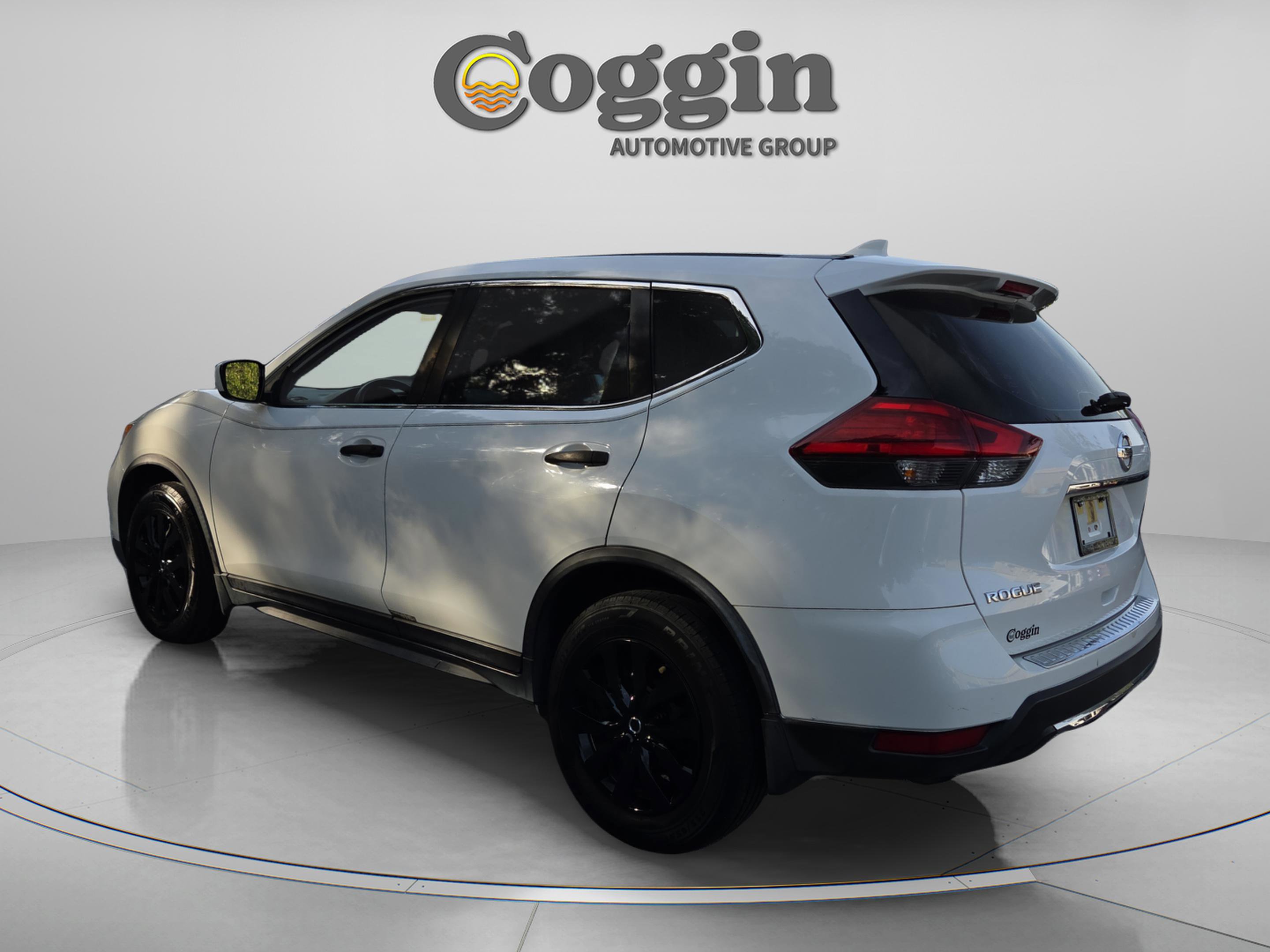 Used 2017 Nissan Rogue S FWD image 3