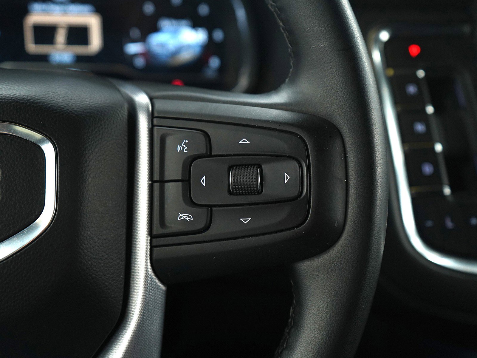 Used 2023 GMC Yukon SLE image 28