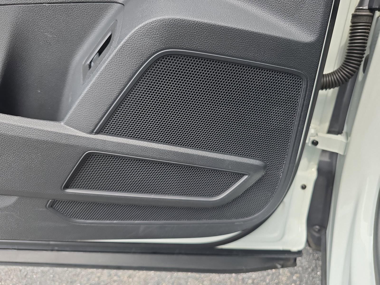 Used 2020 Volkswagen Atlas Cross Sport SEL Premium image 14