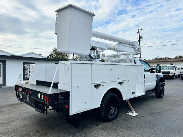 Used 2009 Ford F550 2WD Regular Cab Super Duty image 16