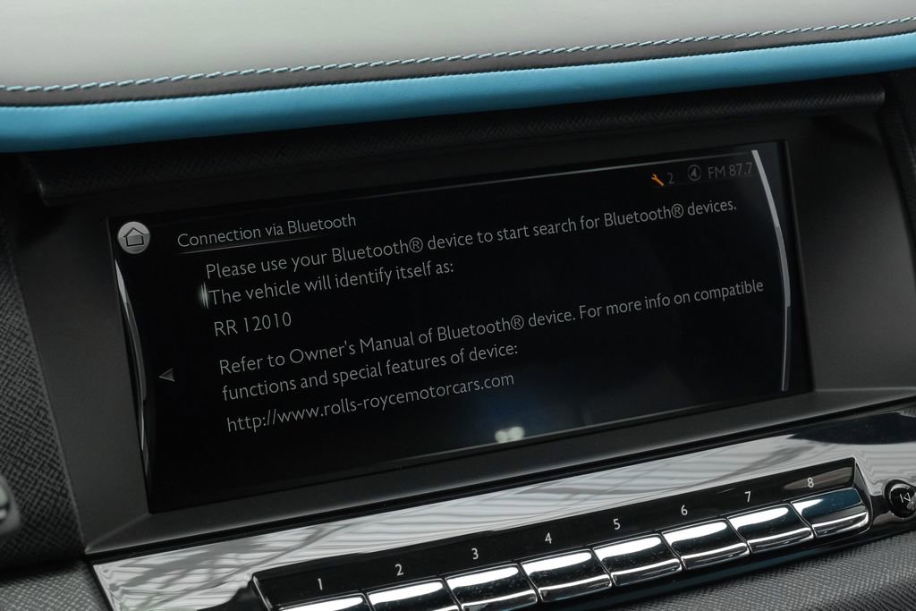 Used 2022 Rolls-Royce Cullinan w/ Cullinan Package image 31