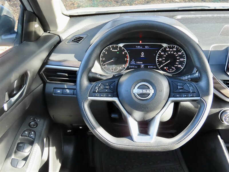 Used 2024 Nissan Altima 2.5 SV FWD image 15