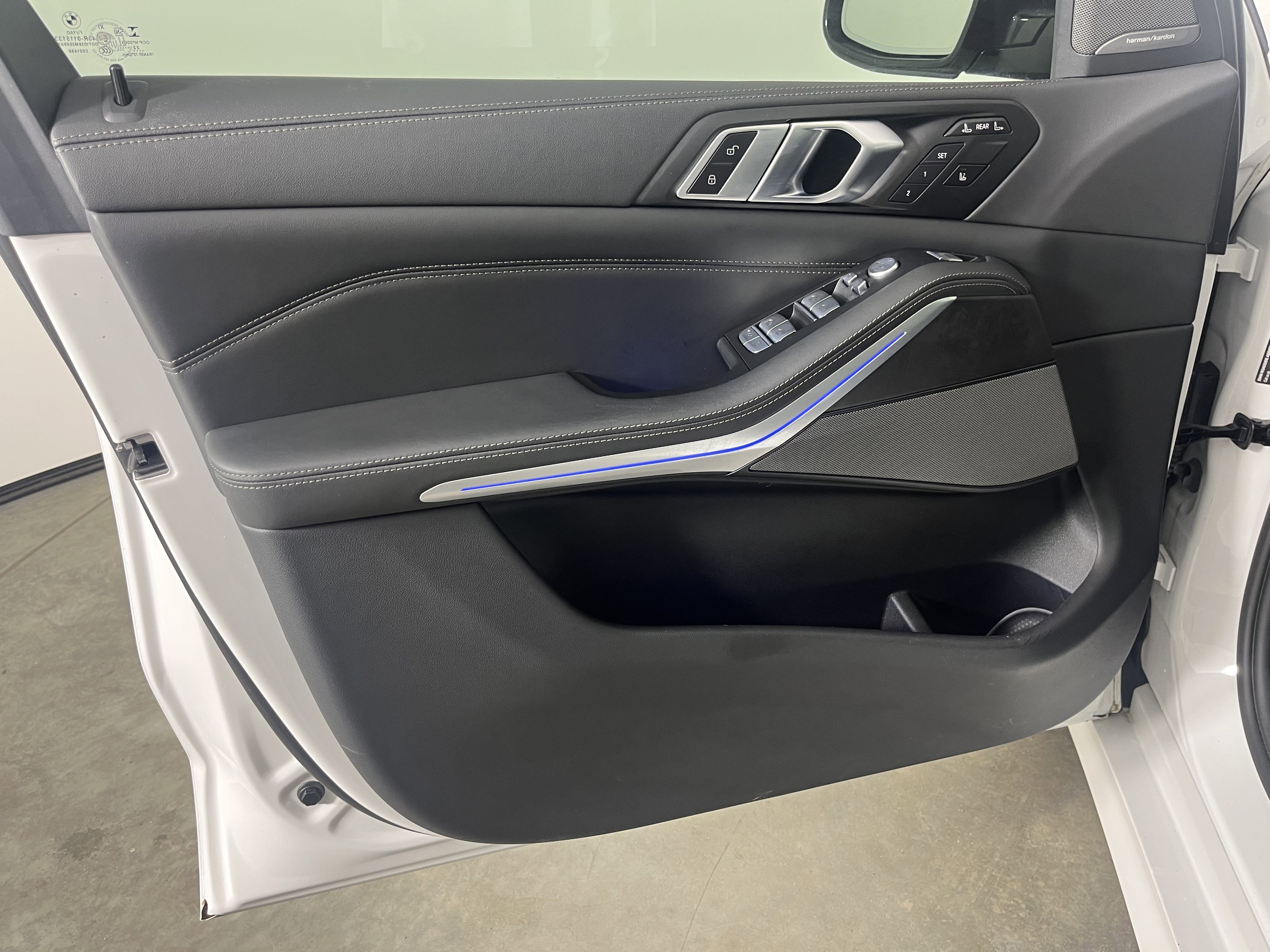 Used 2023 BMW X7 xDrive40i w/ M Sport Package image 18