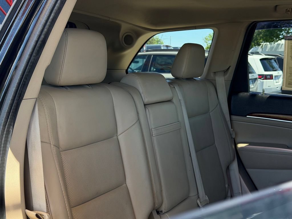 Used 2011 Jeep Grand Cherokee Limited w/ Luxury Group II AWD/4WD image 17