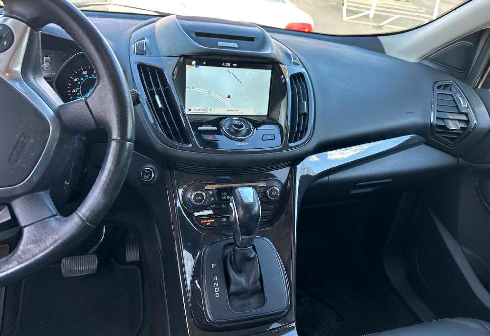 Used 2016 Ford Escape Titanium image 10