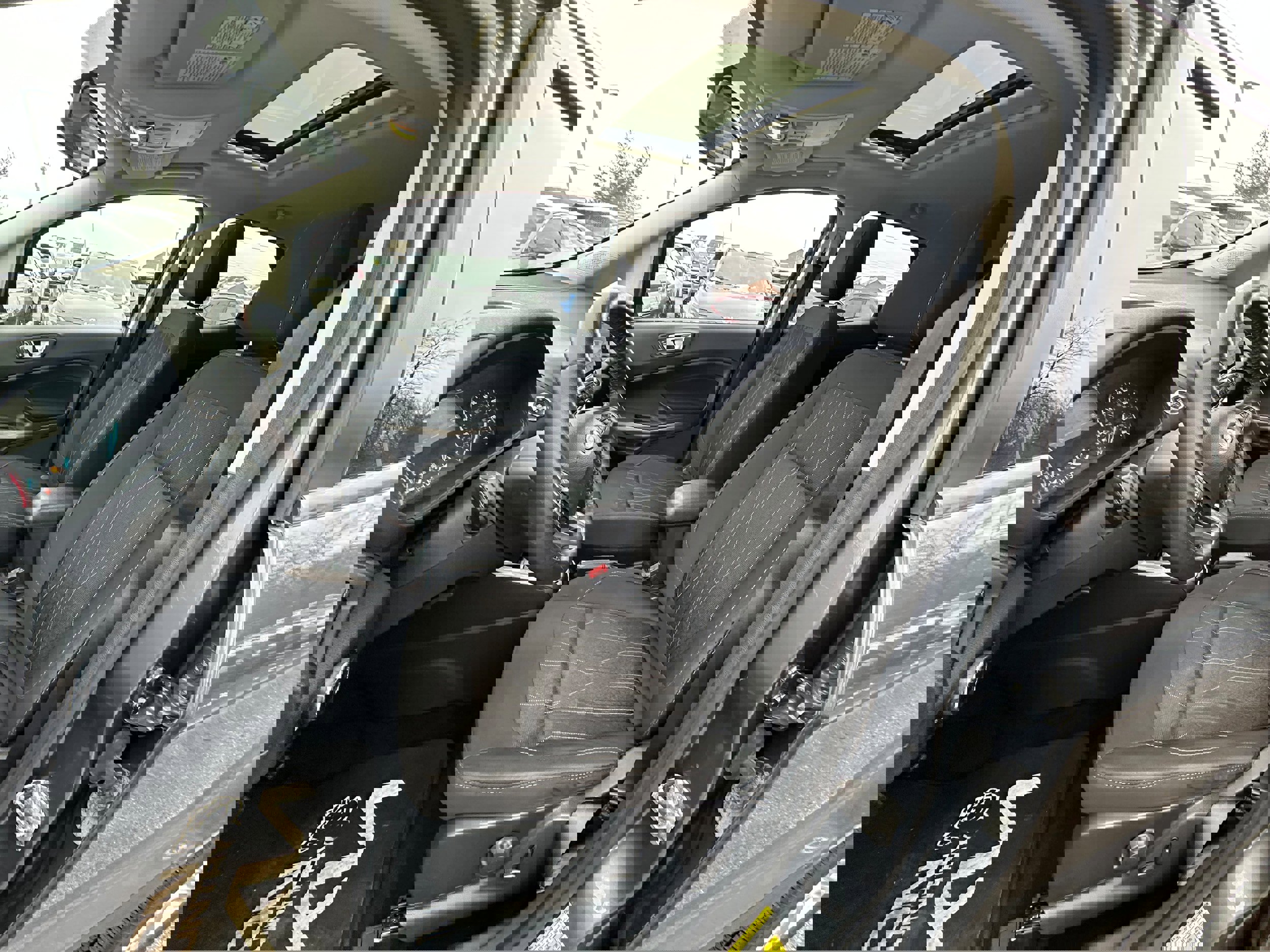 Used 2018 Ford EcoSport SE image 25