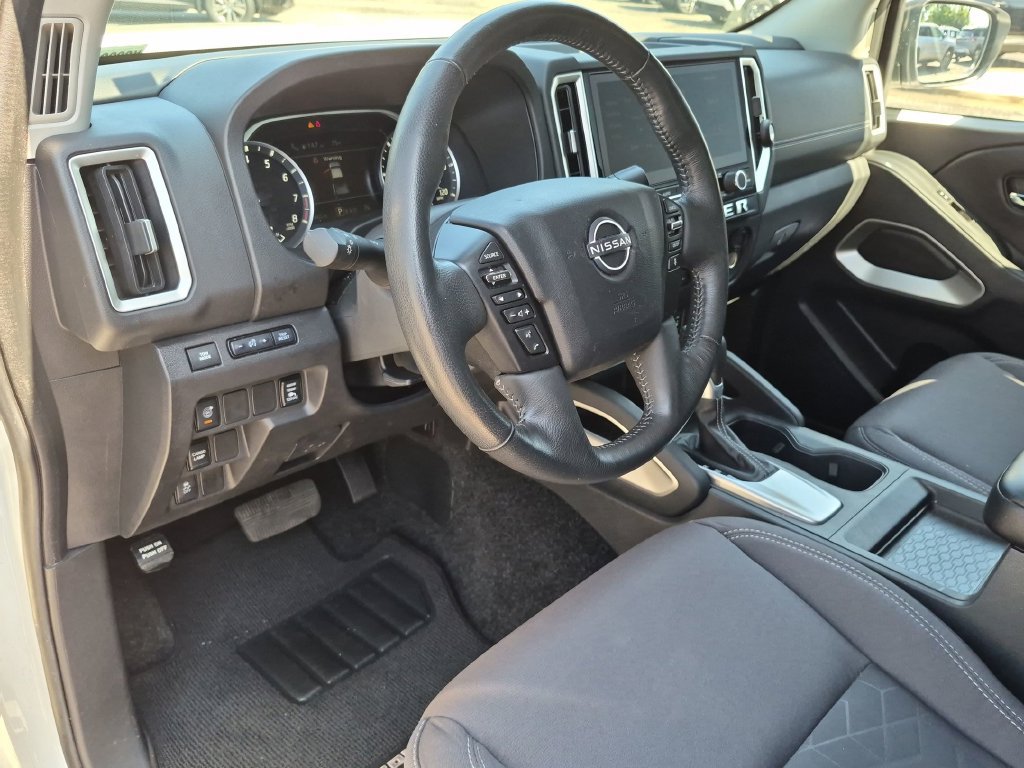 Used 2025 Nissan Frontier SV w/ SV Convenience Package RWD image 36