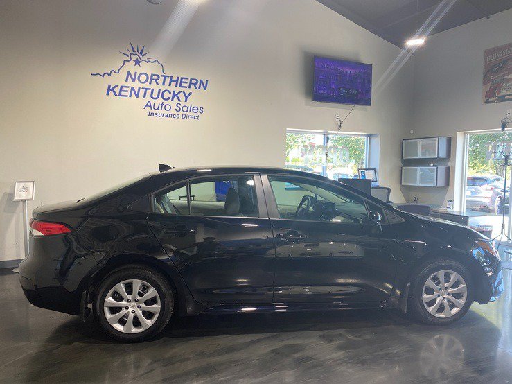 Used 2026 Toyota Corolla LE FWD image 4