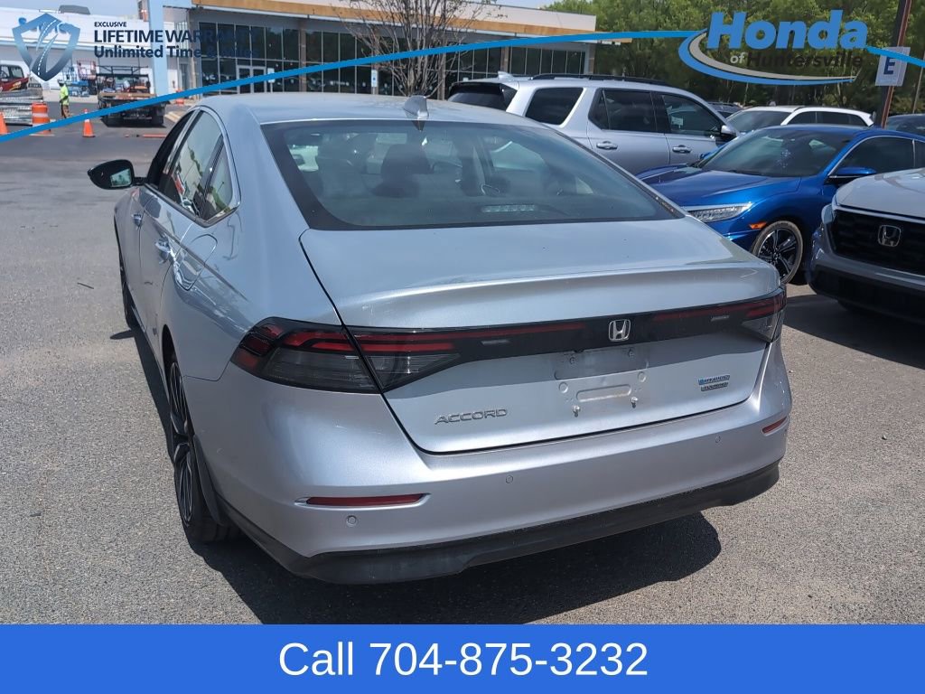 Used 2025 Honda Accord Touring image 6