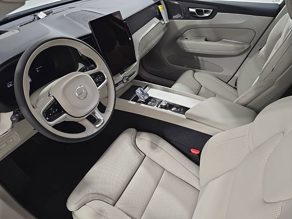 New 2026 Volvo XC60 T8 Ultra w/ Protection Package Premier AWD/4WD image 19