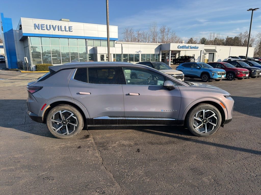 Used 2025 Chevrolet Equinox EV LT image 2