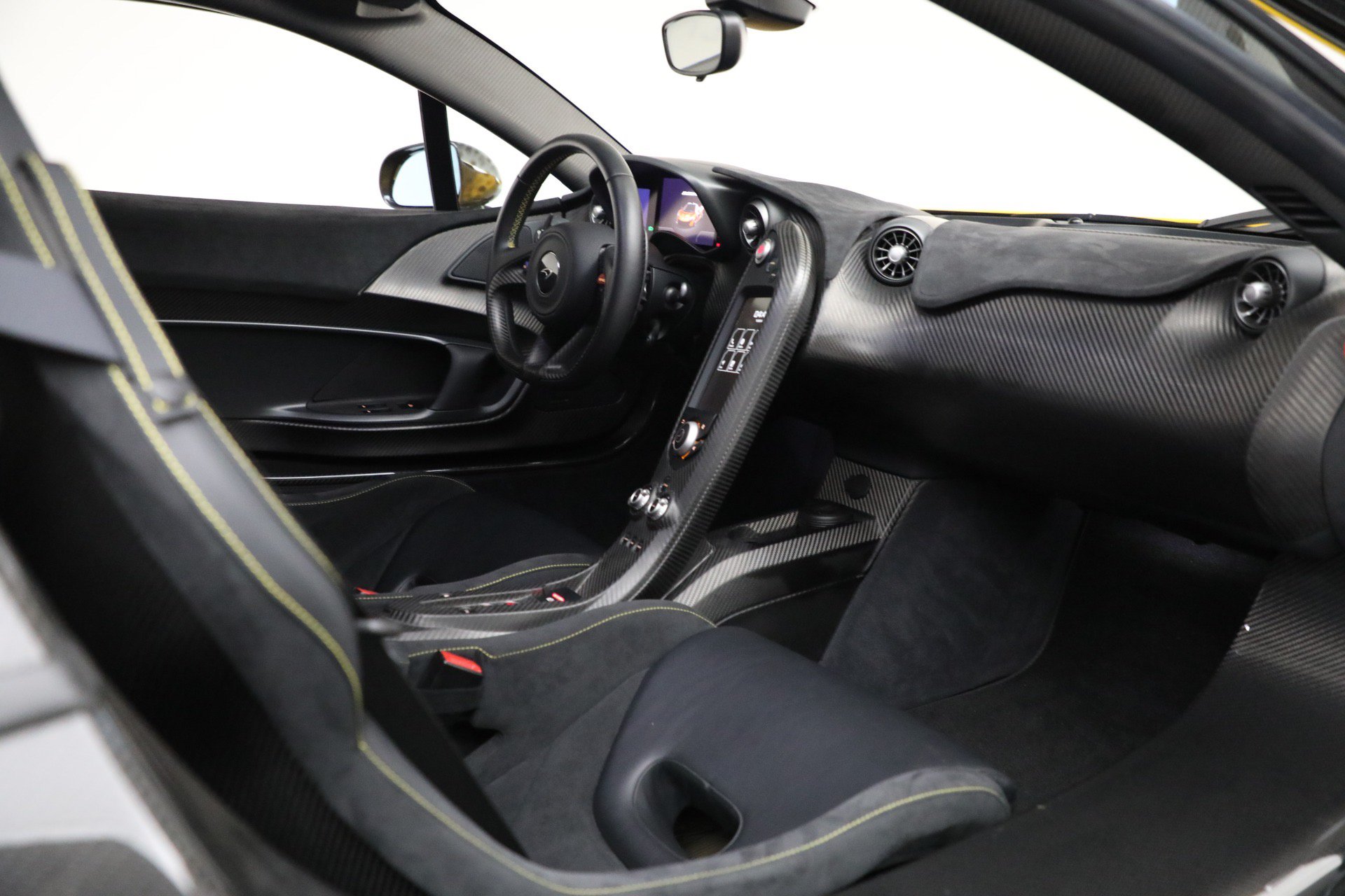 Used 2015 McLaren P1 RWD image 23