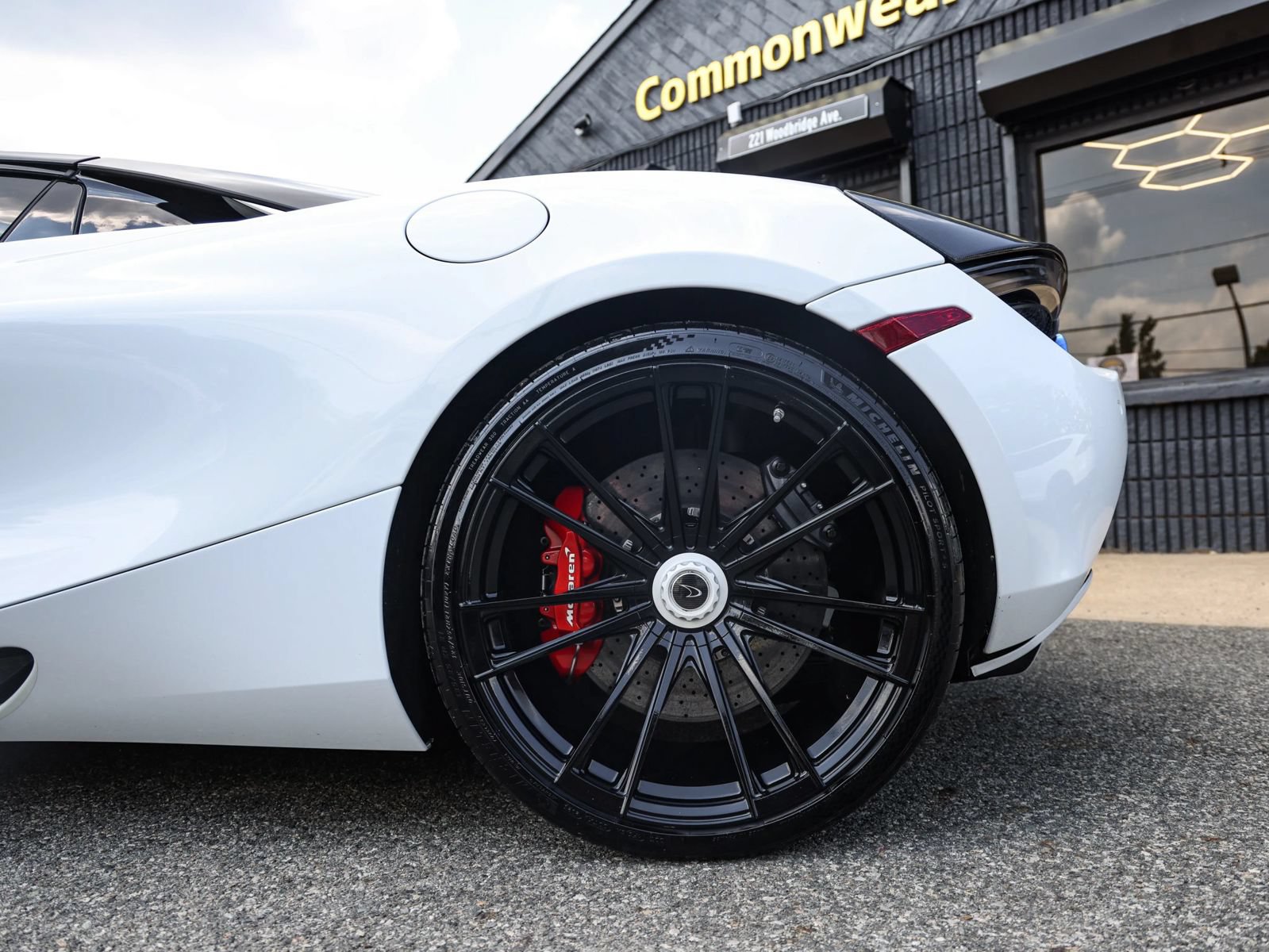Used 2020 McLaren 720S Spider RWD image 19