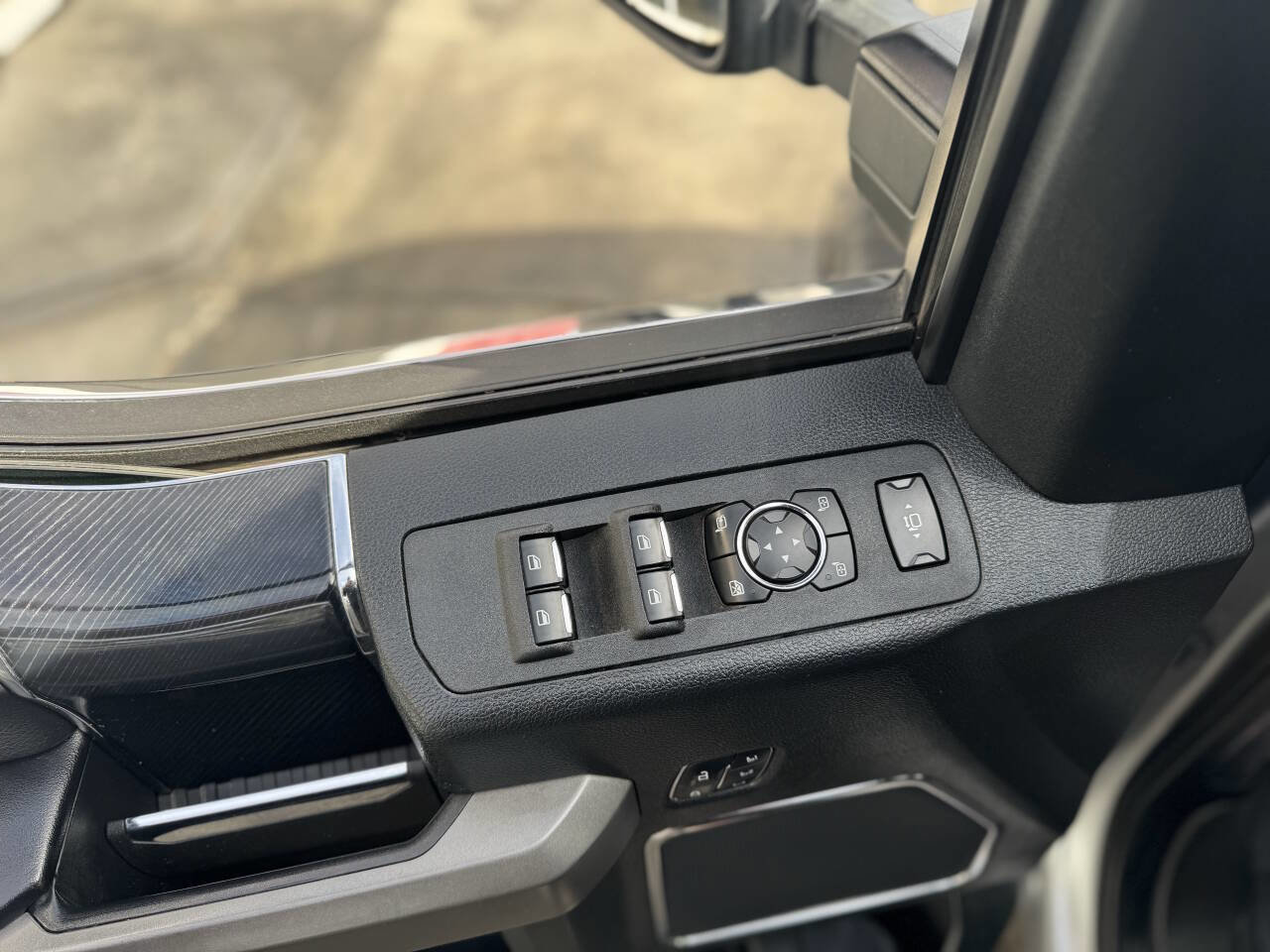 Used 2021 Ford F250 Platinum w/ FX4 Off-Road Package AWD/4WD image 16