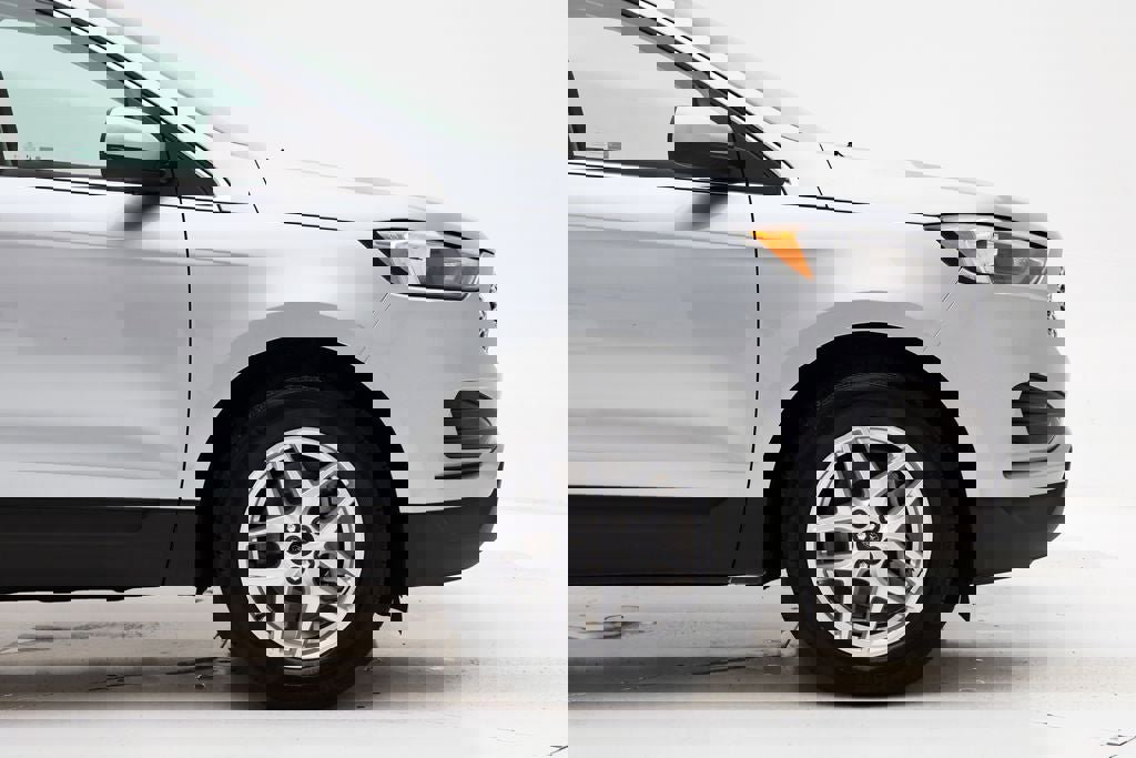 Used 2024 Ford Edge SEL image 4